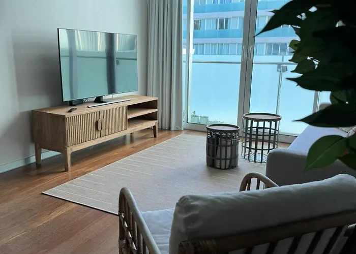 Plaza - Coracao Da Funchal (Madeira)