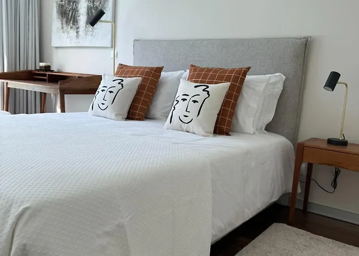 Plaza - Coracao Da Funchal (Madeira)