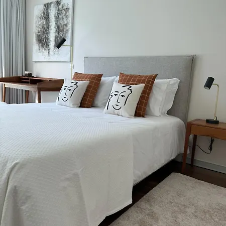 Plaza - Coracao Da Funchal (Madeira)